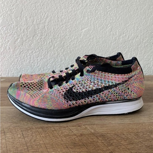 Nike Flyknit Racers - Picture 2 of 7